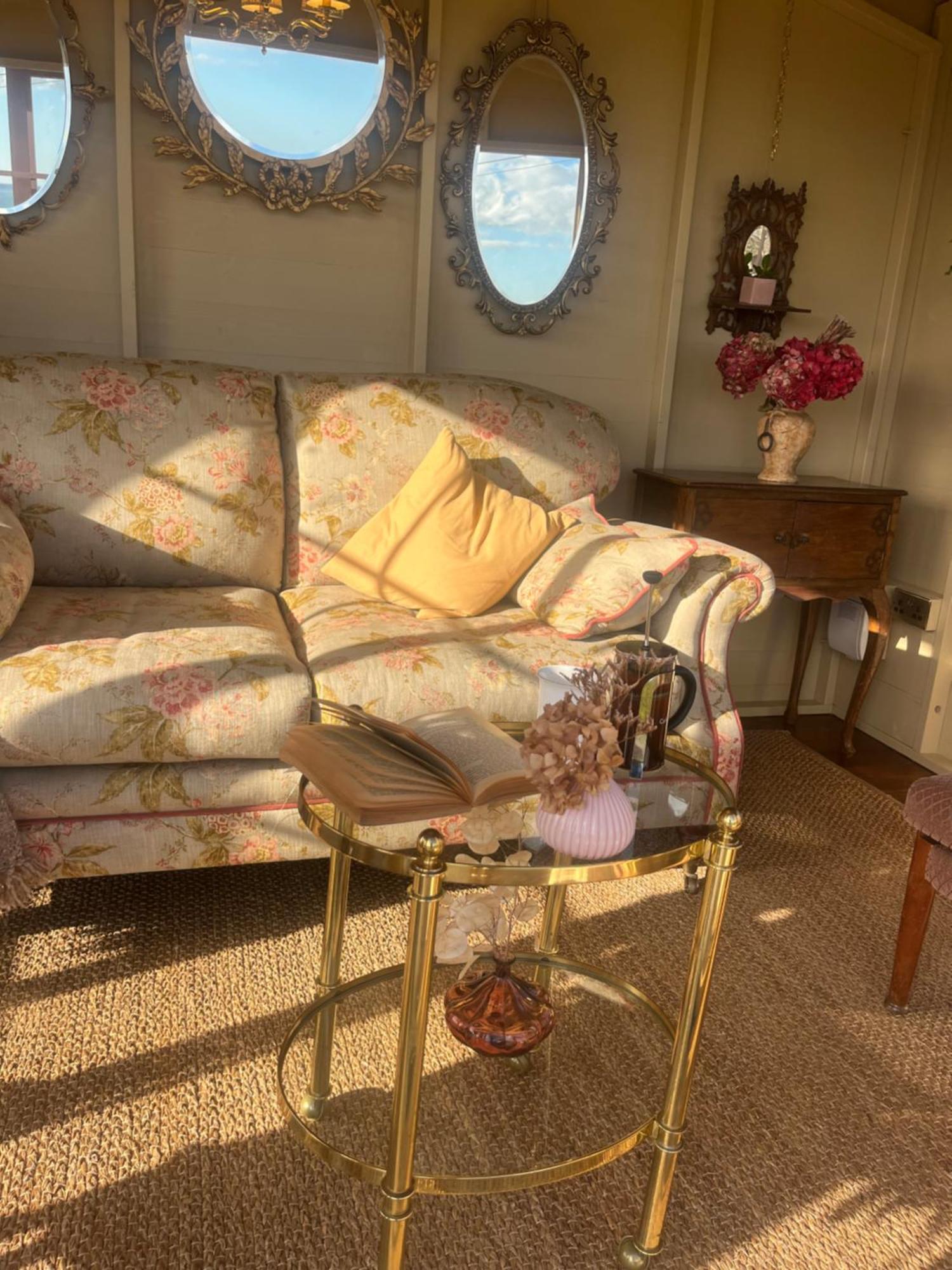 The Pink Cottage Upstairs Suite & Garden Summer Room Whitehead Exterior foto